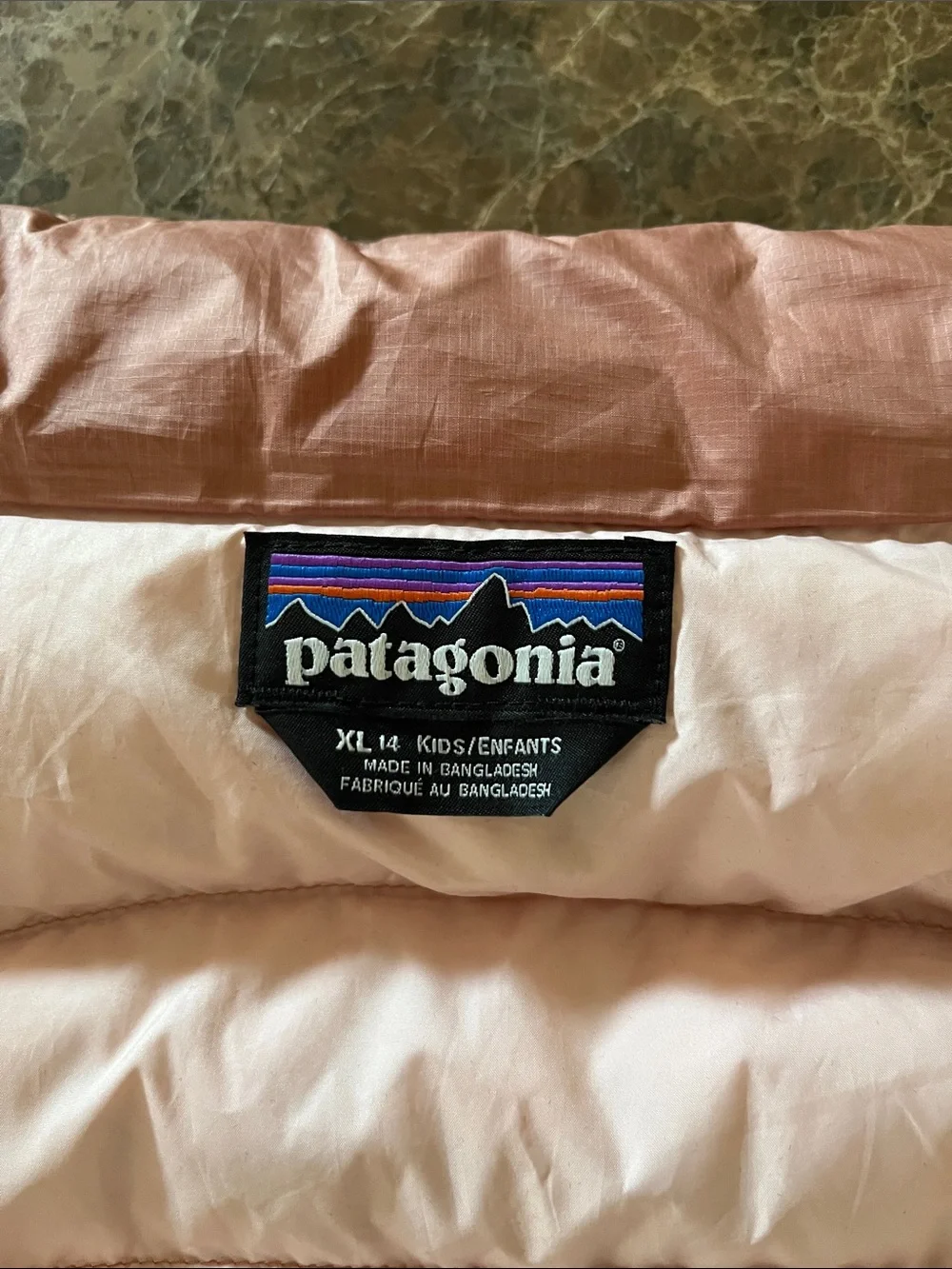 Patagonia Girls’ Down Sweater Insulated Jacket size XL 14 Pink